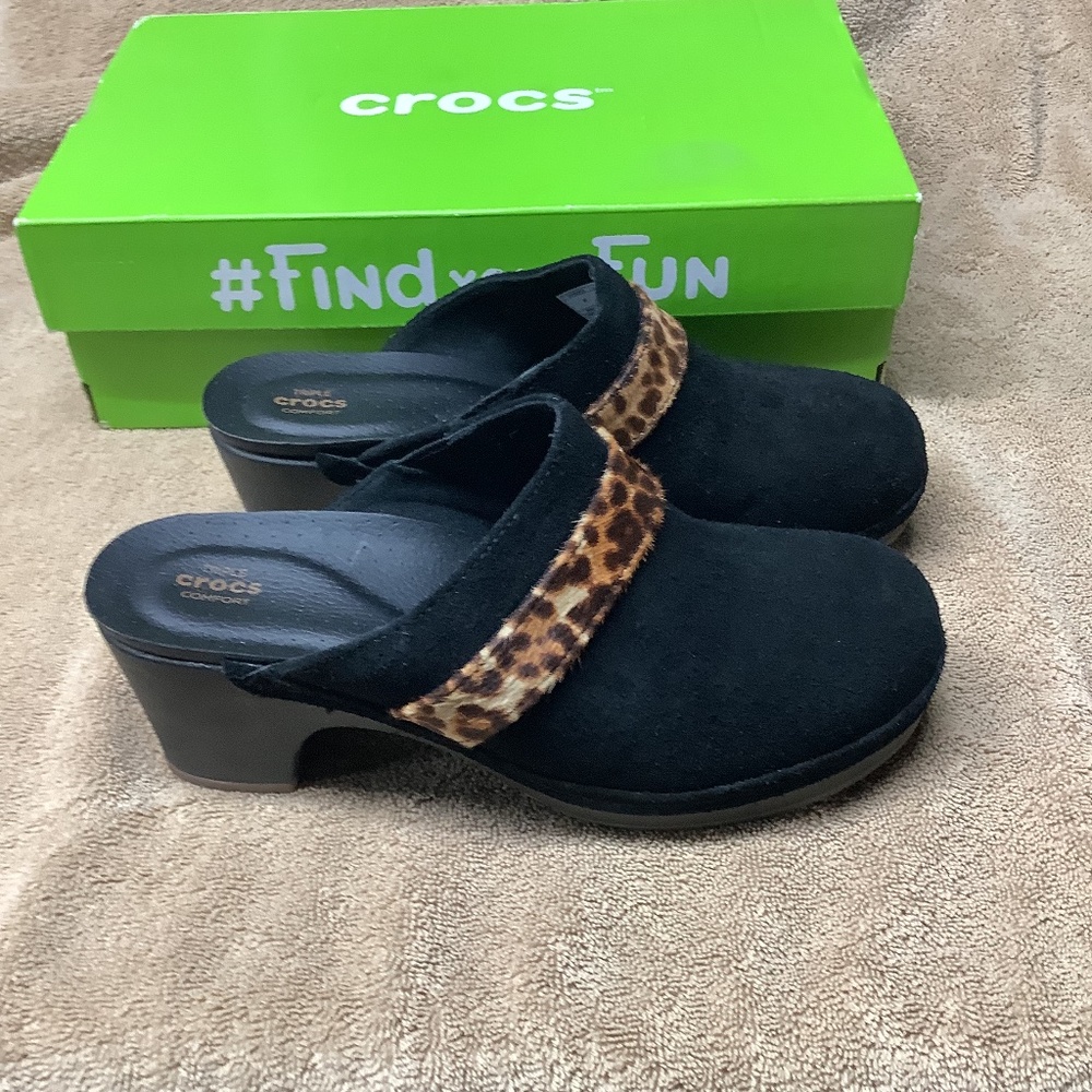 Crocs Mules/Clogs size 7W. NWOT